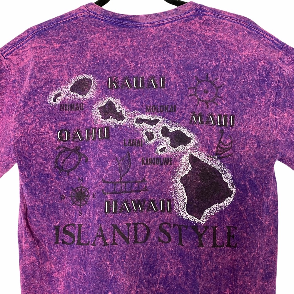 Hawaiian Islands Graphic Tee